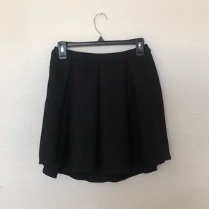 This is a Forever 21 M sized black skirt